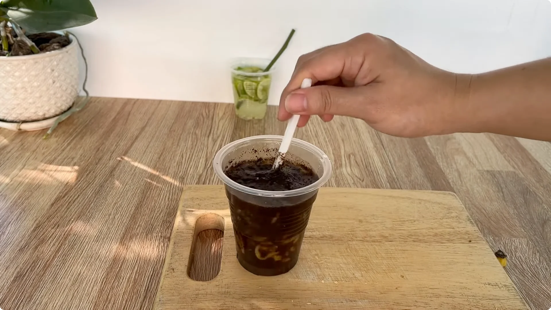 How Banana Peels Boost Rose Stems with Roots and Flowers screenshot 3