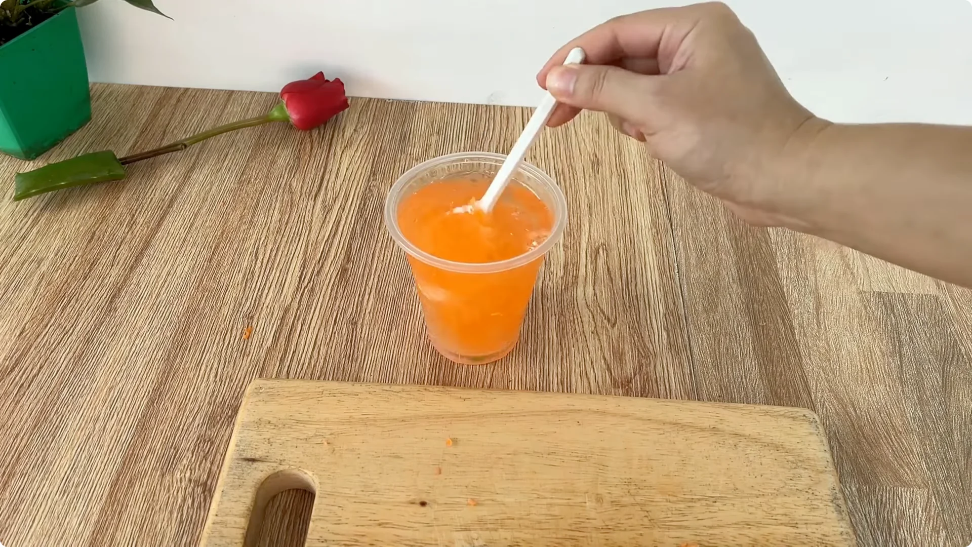 How One Cup Sparks Rapid Growth in Rose Branches screenshot 8