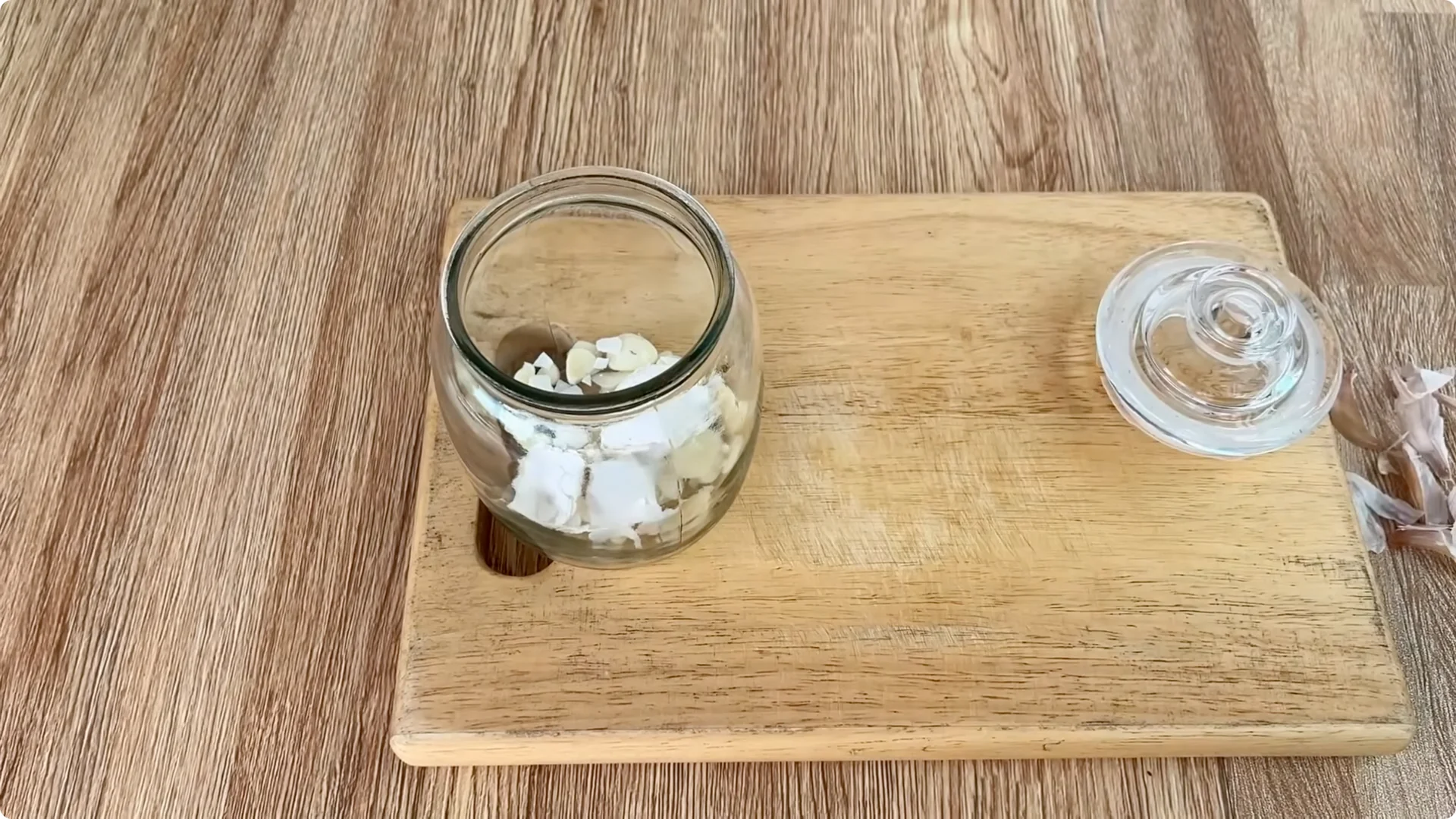 How One Egg Can Transform Your Rose Plant’s Roots and Blooms screenshot 3