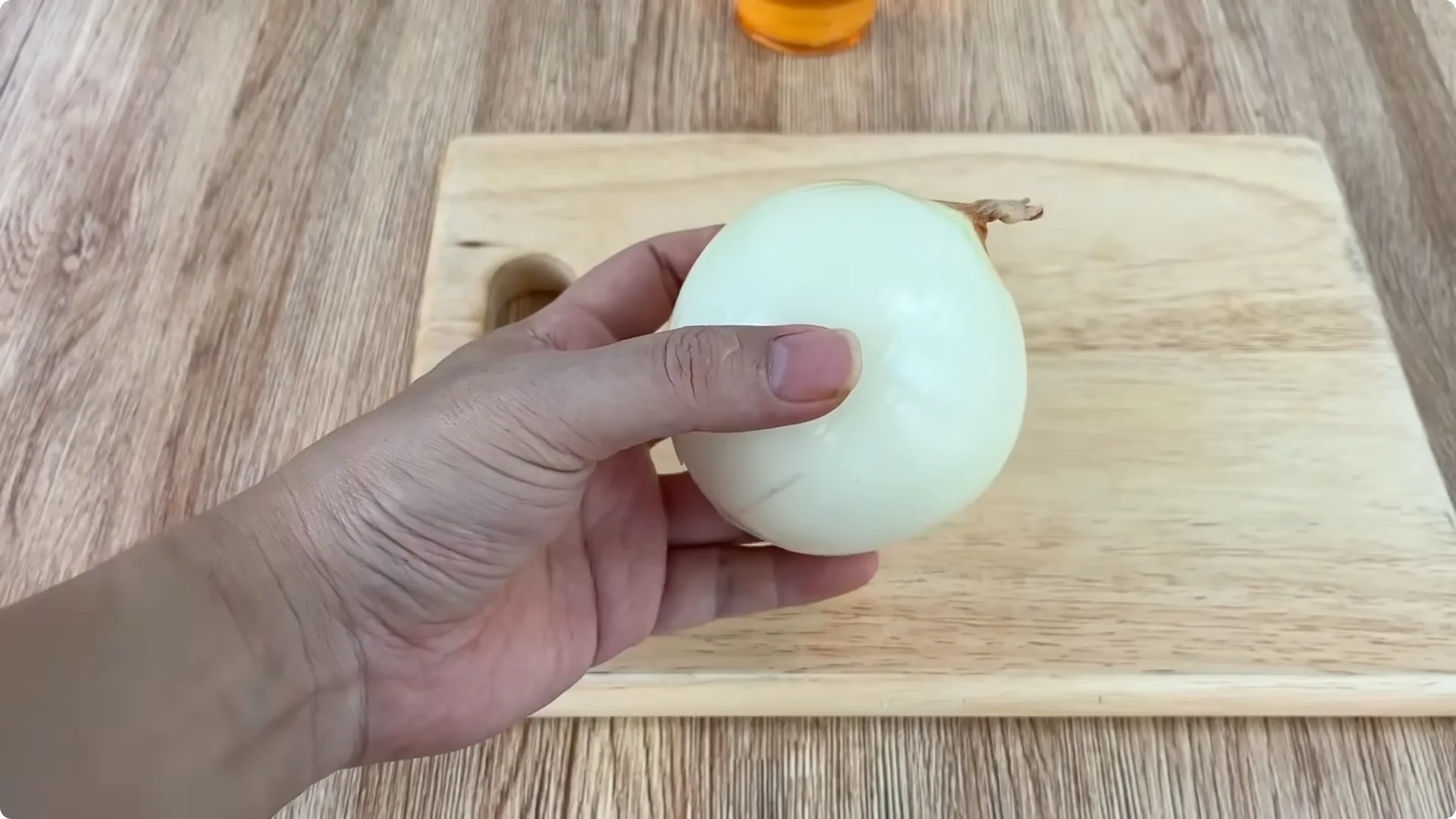 How One Onion Rose Branch Grows 1001 Roots and Blooms Year-Round screenshot 5