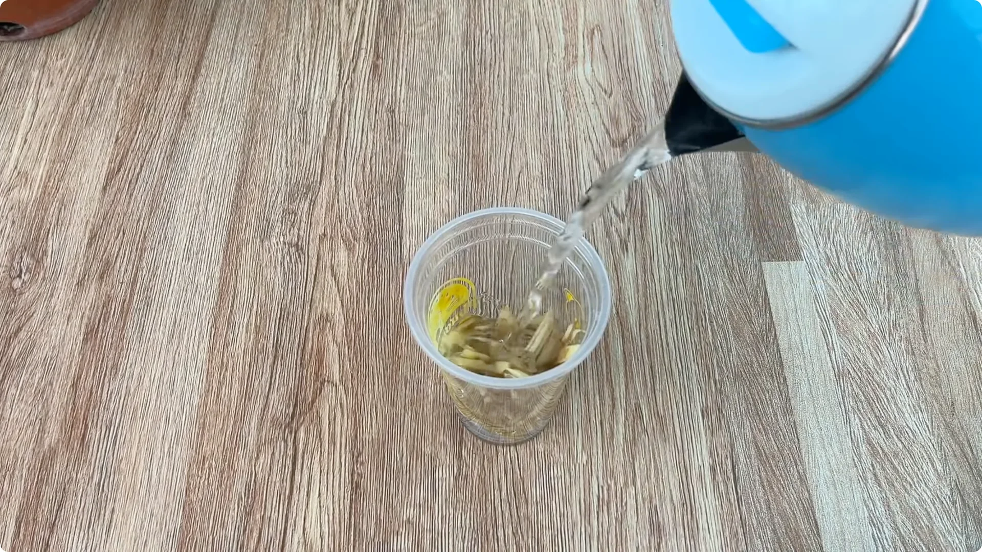 How This Simple Trick Helps Rose Cuttings Root and Bloom Fast screenshot 3