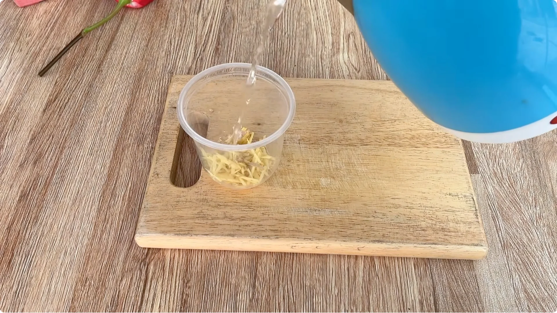 How to Make Rose Branches Root and Sprout Overnight screenshot 3