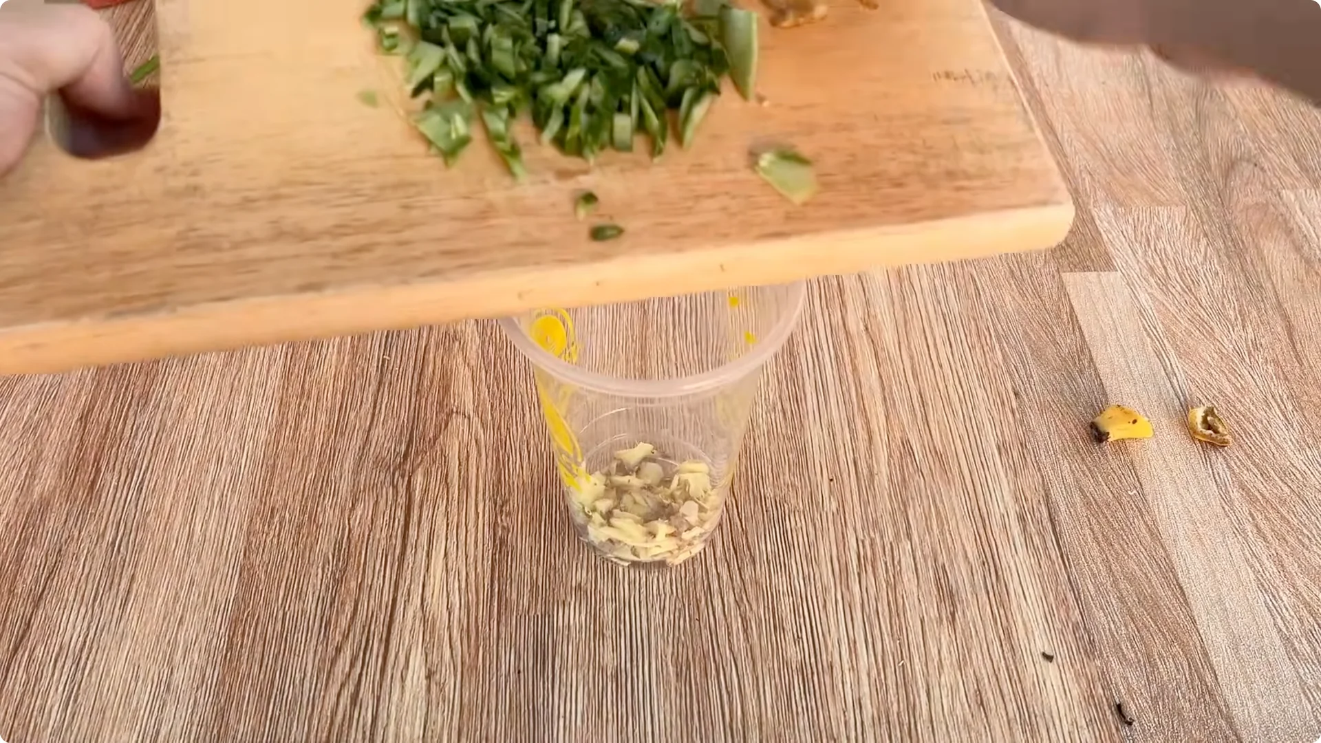 How Did a Rose Branch Grow 1001 Roots and Flowers Overnight? screenshot 3