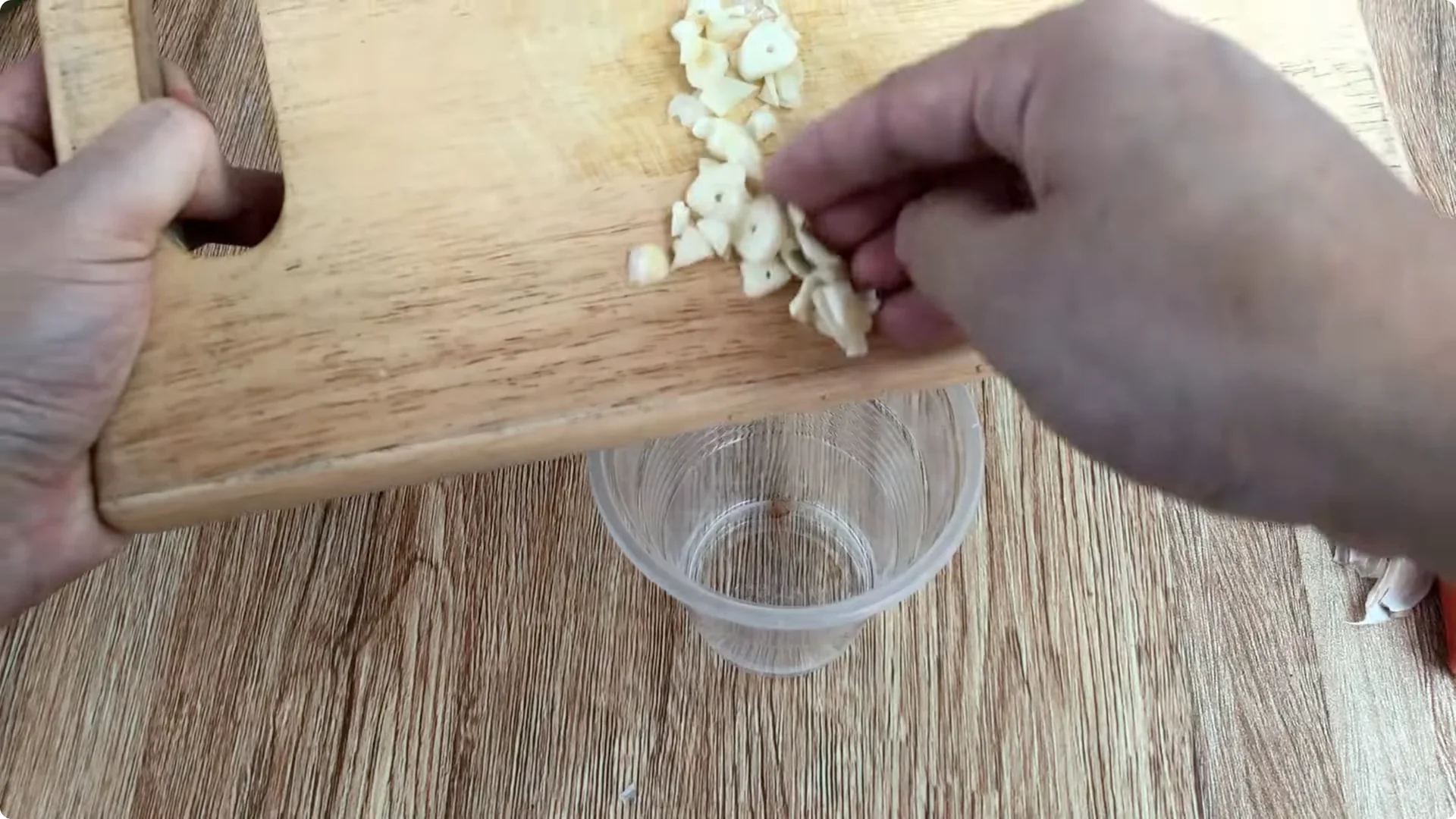 How One Cup Can Grow a Rose Plant Full of Roots and Blooms screenshot 3