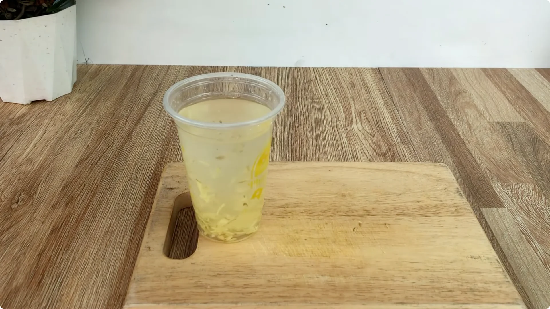 How One Simple Cup Sparks 1001 Roots and Year-Round Roses screenshot 2