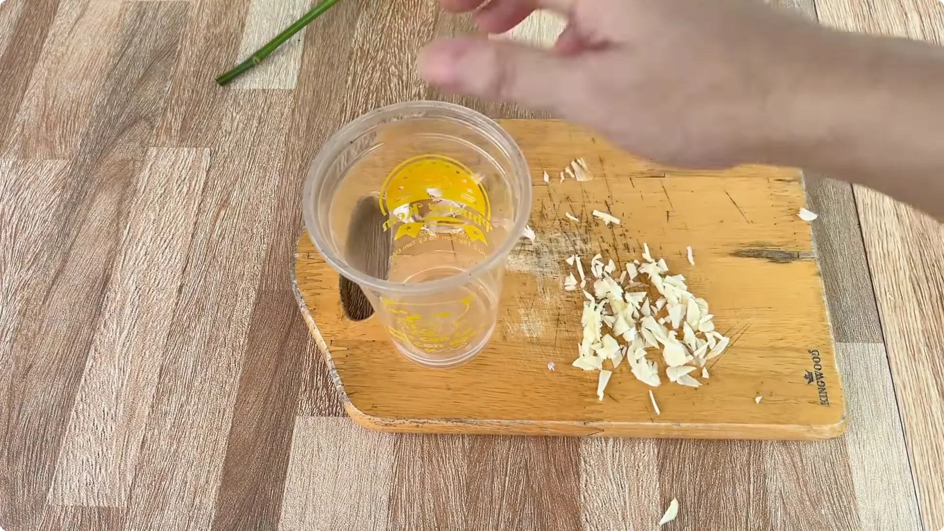 How 1 Cup Sparks 1001 Roots and Endless Roses Blooming screenshot 3