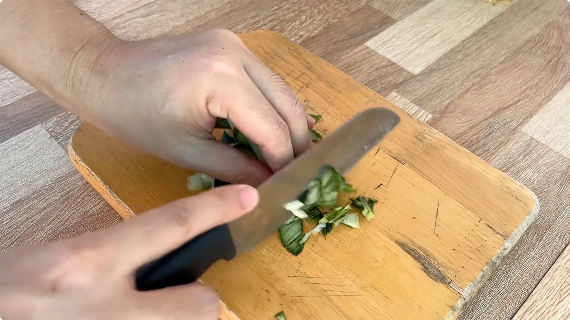 How One Spoon Helped a Rose Branch Root and Bloom Continuously screenshot 8