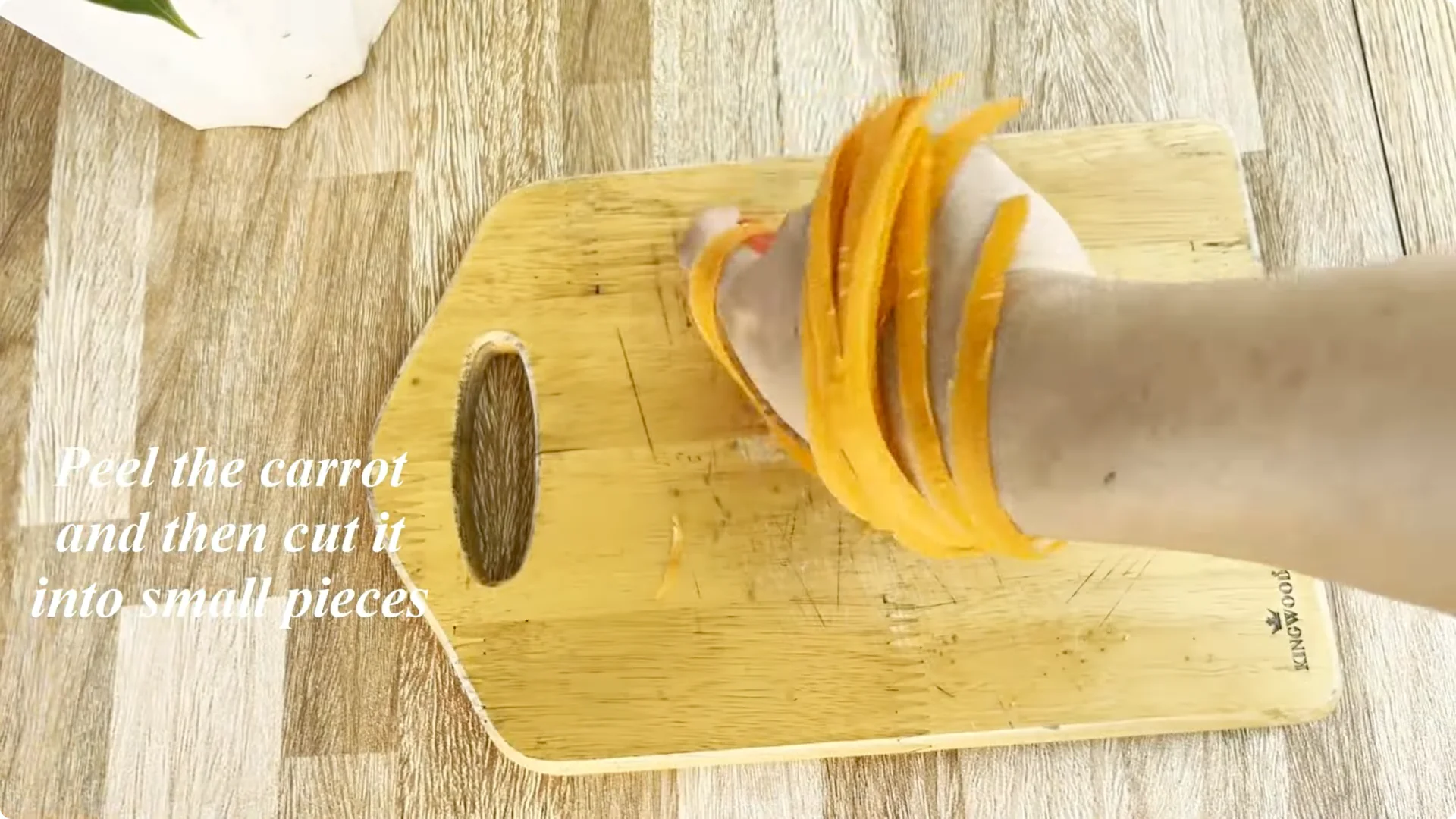 How One Spoon Helps Rose Branches Root and Bloom Rapidly screenshot 1