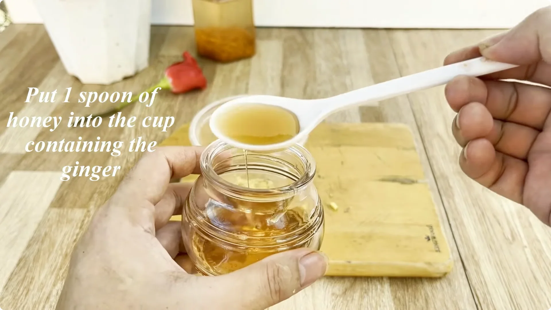 How One Spoon Helps Rose Branches Root and Bloom Rapidly screenshot 3