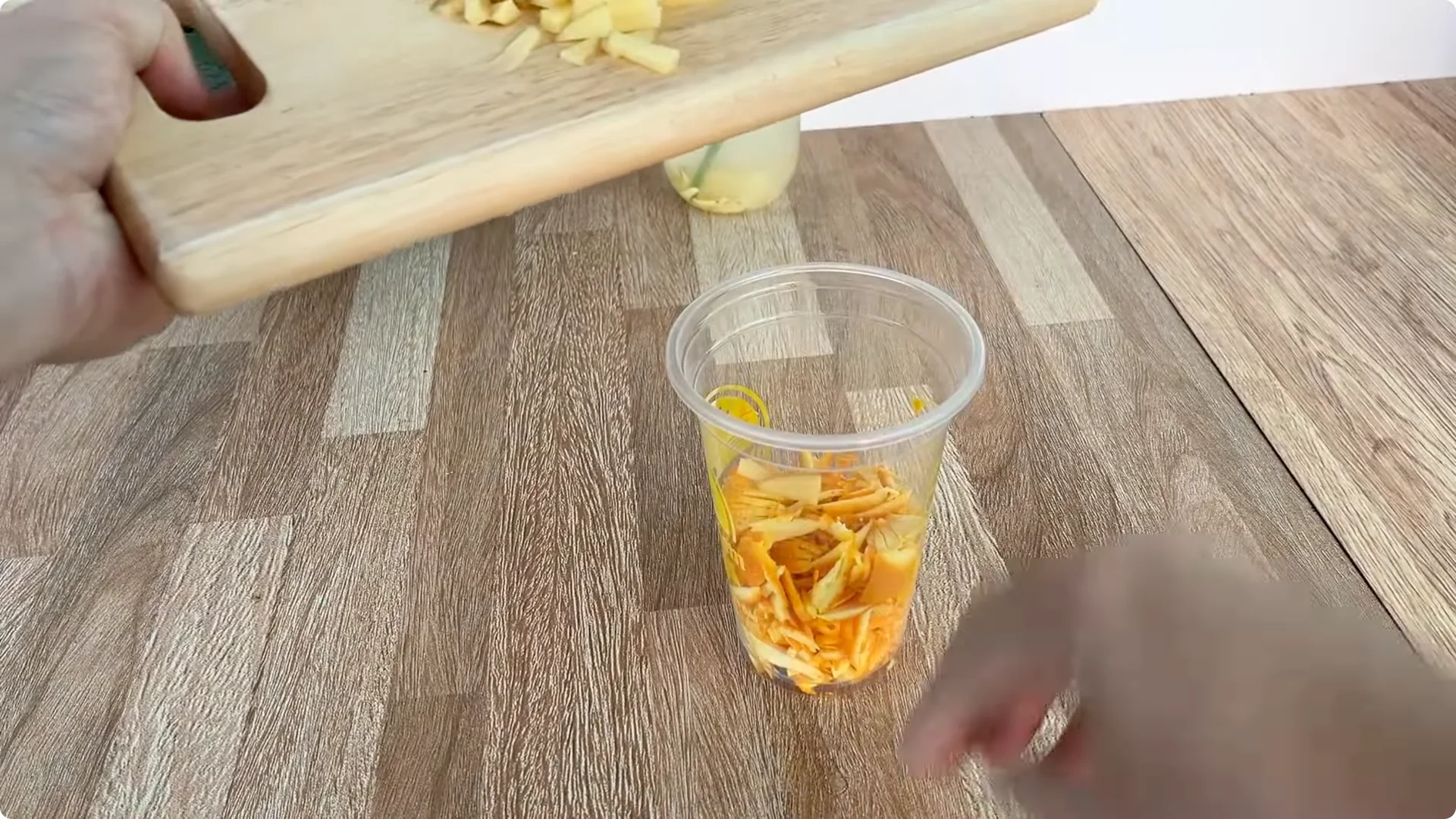 How One Thin Rose Slice Took Root and Bud Overnight screenshot 9