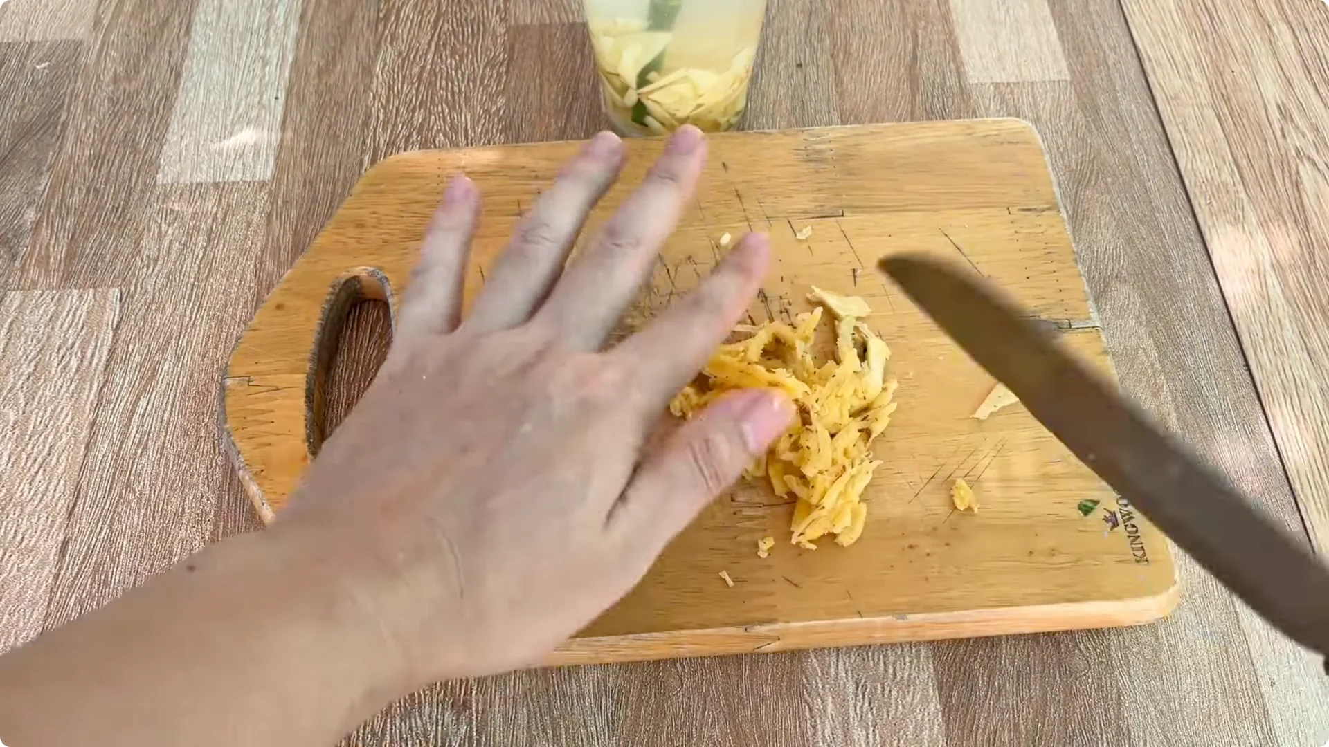 How This Simple Trick Helps Rose Stems Grow More Flowers screenshot 4