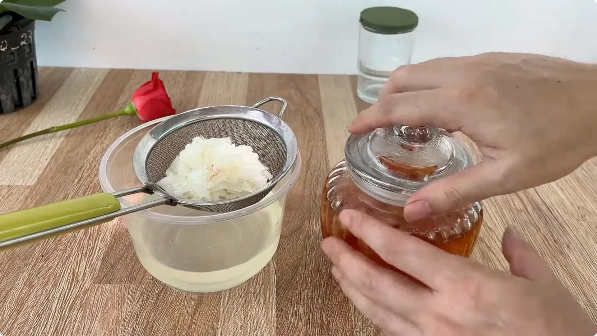 How This Simple Water Trick Grows 1001 Rose Roots Instantly screenshot 7