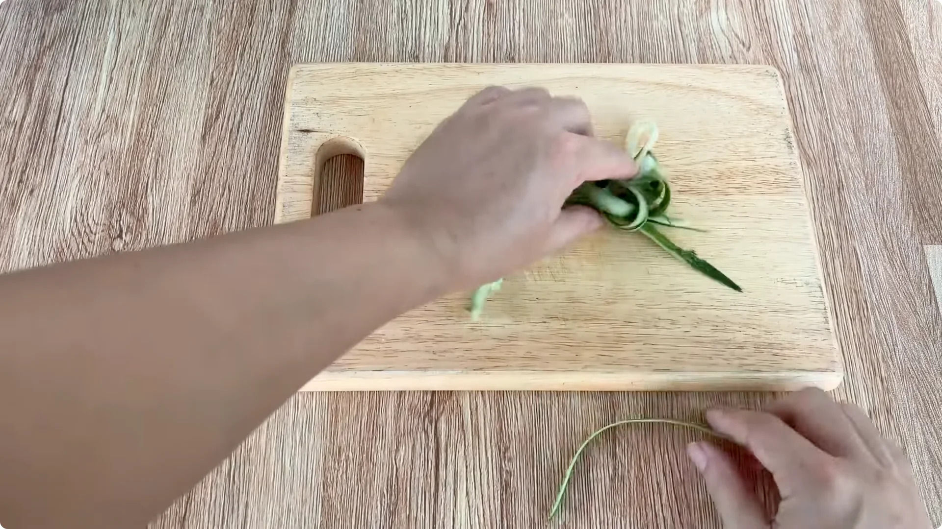 What Happens When You Graft a Rose Branch Onto a Cucumber? screenshot 6